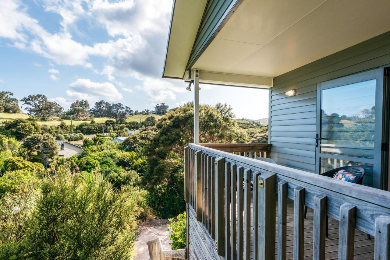 Treetop Retreat - Onetangi Holiday Home Esterno foto