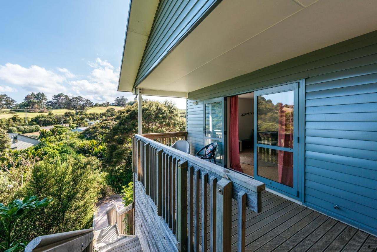 Treetop Retreat - Onetangi Holiday Home Esterno foto